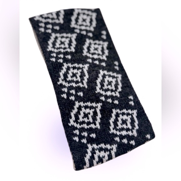 Badgley Mischka Black and White Geometric Rhinestone Headband - Picture 4 of 4